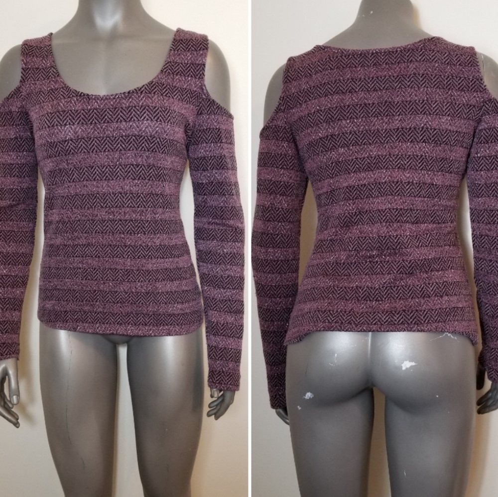 Point Cold Shoulder Long Sleeve Top - Picture 6 of 8